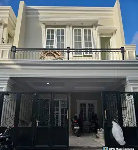 RUMAH MEWAH JLN HERTASNING DKT KANTOR DPRD PETTARANI