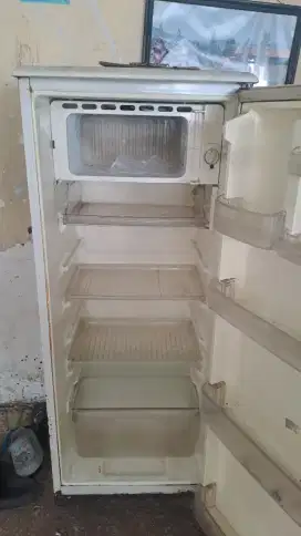 Fs kulkas merk polytron