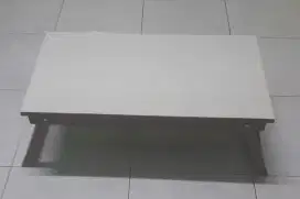 Meja lipat lesehan.