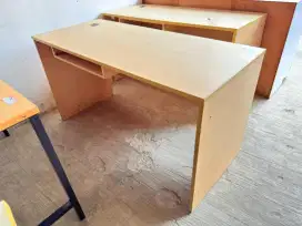 Meja Komputer Seken