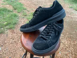 Sepatu Sneakers Pria Guzze Kobe Black Size 43 Suede Casual
