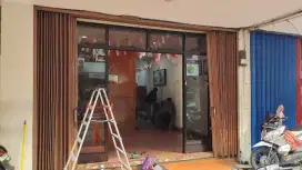 PINTU KACA SET BEKAS KANTORAN