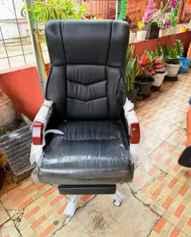 Kursi Kantor Direktur Premium