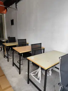 Meja Rangka Besi Seken