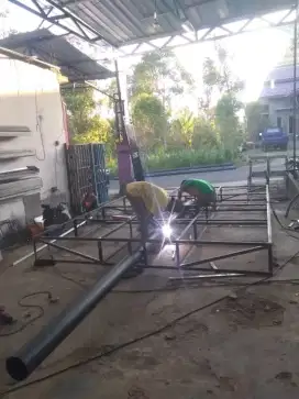 Tukang las panggilan