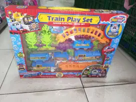 Mainan Anak Kereta Thomas lintasan