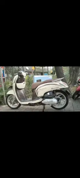 Di jual Honda Scoopy fi 2017 pajak hidup body mulus mesin halus
