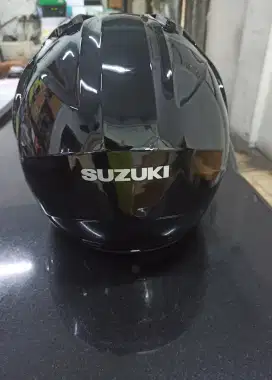 Lindungi kepala anda yg begitu berharga dg helm SNI ori suzuki