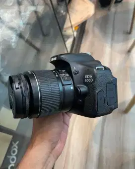 kamera canon eos 600D