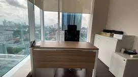 Sewa Kantor Unit Furnished 3 Pax di Sahid Sudirman Dekat MRT dan TJ