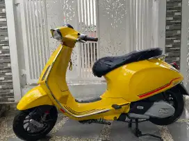 Piaggio sprint s kuning 2021