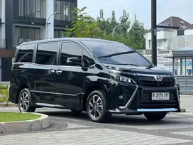 Toyota Voxy 2.0 AT 2018 Pajak Panjang