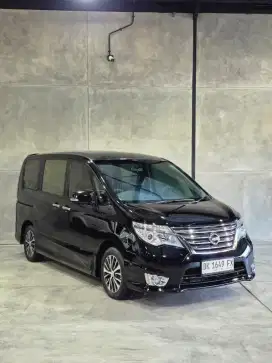 Nissan serena 2,0 hws matic asli bali