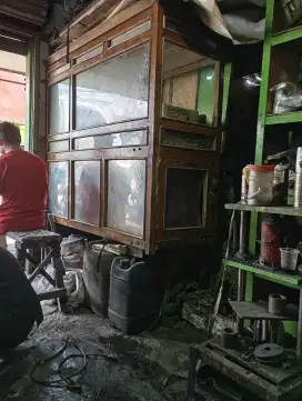 Gerobak bekas jualan
