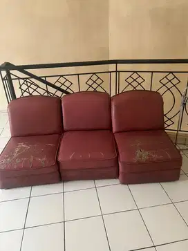 Sofa kulit empuk
