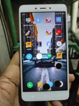 Xiaomi note 4 3/64 sebatang kara,mulus ori,batre awett,minus tompel