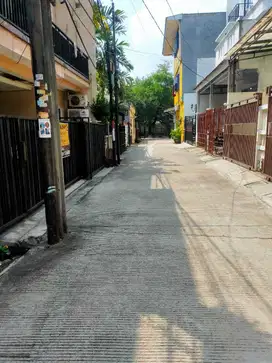 JUAL CEPAT RUMAH TUA KELAPA GADING SUTRA UNGU MURAH HITUNG TANAH AAJA