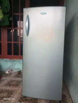 Kulkas merk polytron