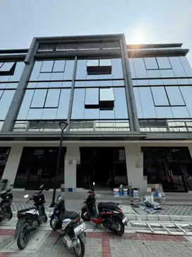 Ruko Sewa 3 Lantai Ready Siap Pakai di Komplek Rukan Osaka Pik 2