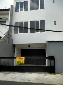 Disewakan ruko 3 lantai