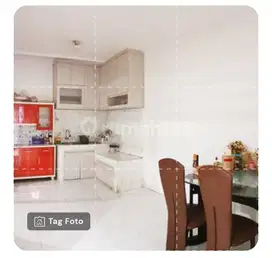 JUAL CEPAT RUMAH KOSAMBI PARKIR LUAS