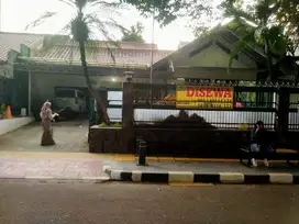 disewakan rumah besar depan ecopark tebet