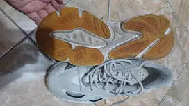 Sepatu Adidas mewah