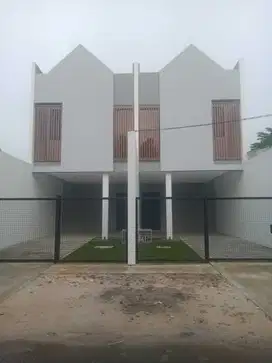 Dijual Rumah modern minimalis, 3 Lantai brand new