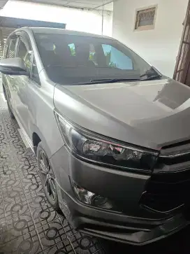 Dijual kijang inova reborn diesel matic pemakain pribadi