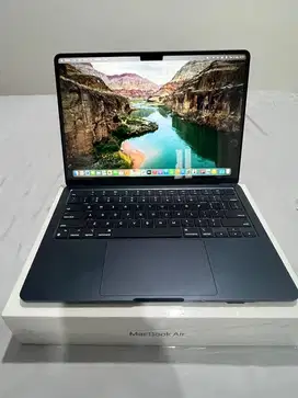 MacBook Air M2 13 inch/8GB-512GB