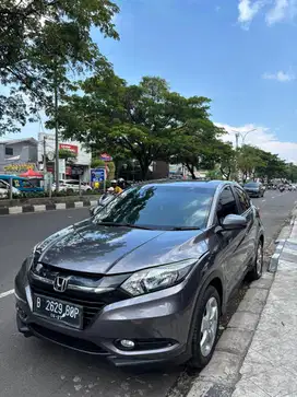 HR-V E CVT 2017 AT – Interior Bersih, Body Mulus!