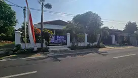 Rumah Bagus Mewah Halaman Luas Nan Asri di Begajah Sukoharjo