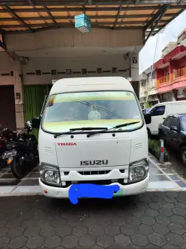 Jual mobil isuzu traga