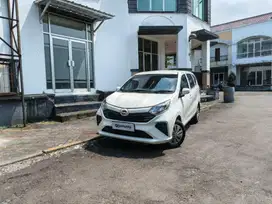Pajak Panjang - DAIHATSU SIGRA 1.0 M BENSIN M/T 2024 PUTIH