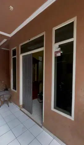 Dikontrakan Rumah 4 Kamar Tidur