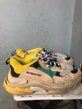 Sepatu Balenciaga