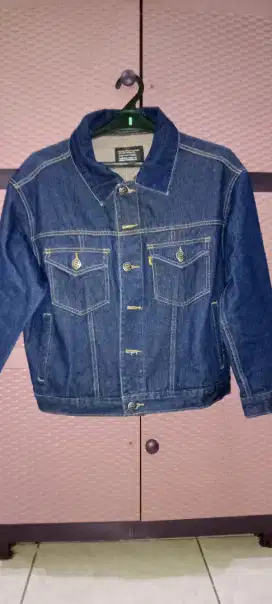Jaket erigo masih mulus no minus