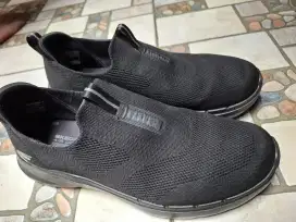 Sepatu merk skechers original