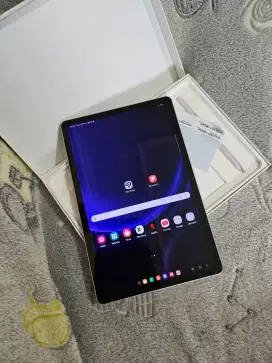 Samsung galaxy tab s9 fe 5G fullset like new resmi sein