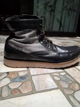 Sepatu kulit merk rockpot