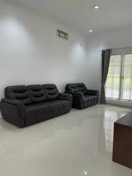 Disewakan Rumah Cluster Taman Simpruk Lippo Cikarang