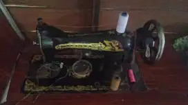 Di jual mesin jahit bekas merk singer