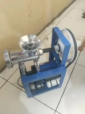 Jual penggiling daging ayam, ikan dan bumbu basah.Kondisi baru 1xpakai