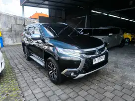 Pajero Sport Dakar 2019 hitam