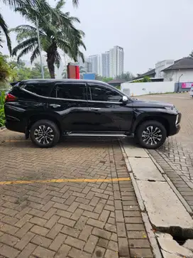 Mitsubishi Pajero Sport Dakar 4x2 Ultimate 2023 Hitam, AT, Siap Pakai