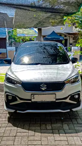 Ertiga cruise hybrid two tone