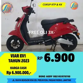 VIAR EV1 TAHUN 2023 WARNA MERAH, KOMPLIT DENGAN CHARGER, SIAP PAKAI