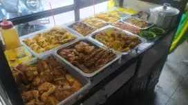 Karyawan masak antapani/buah batu