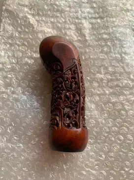 Deder keris ukir putri kinurung model Yogyakarta
