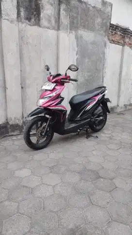 Honda beat magenta 2016